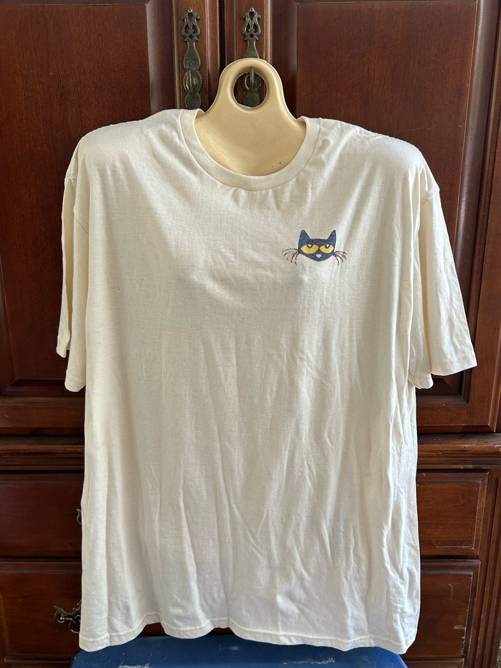 Pete The Cat Off-White Short-Sleeve Graphic Tee